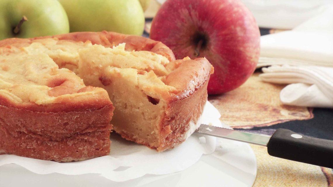 Torta di cuore di mele senza grassi aggiunti