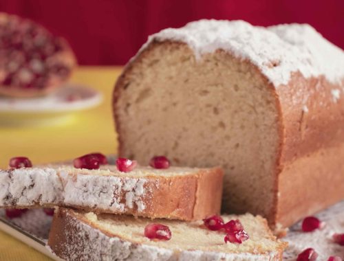 Plumcake al limone con chicchi di melagrana