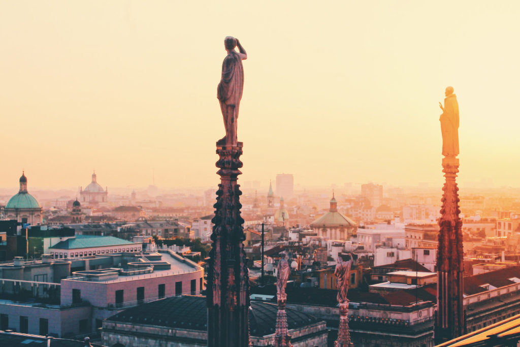 Milano-al-tramonto-dal-Duomo