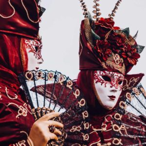10 curiosità e strani riti di Carnevale