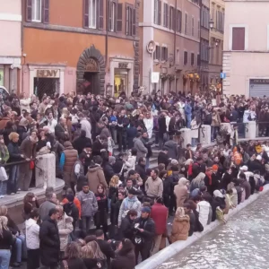 Italia in Overbooking: il Boom del Turismo e le Sfide dell'Overtourism